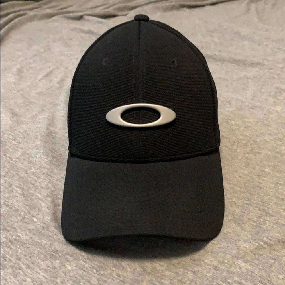Oakley Hat - Picture 2 of 4
